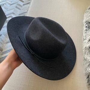 New (with tags) Wool Saks Fifth Avenue Hat